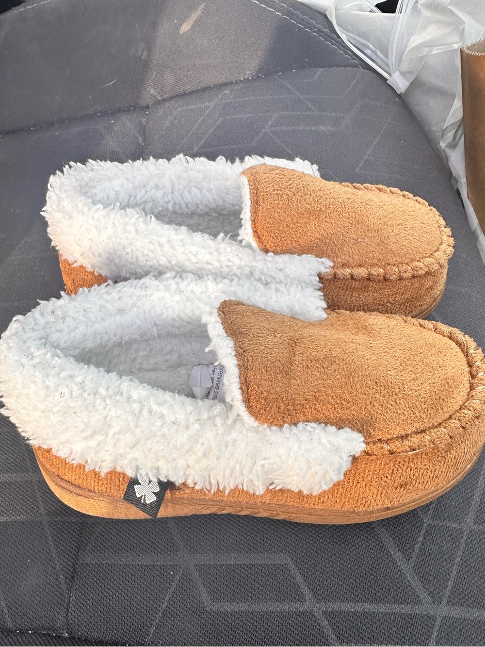 Lucky Brand Slipper For Toddlers Size 5/6